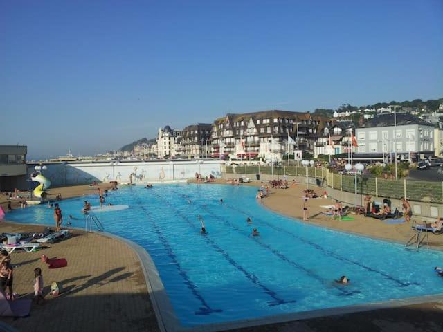 Un Chez Soi Bord De Mer Trouville-sur-Mer Exterior photo