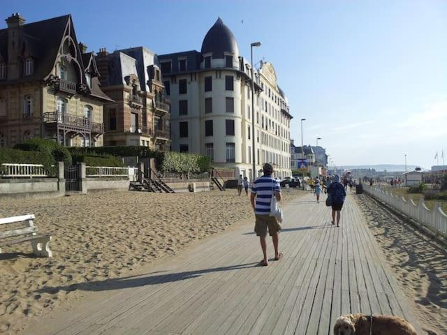 Un Chez Soi Bord De Mer Trouville-sur-Mer Exterior photo